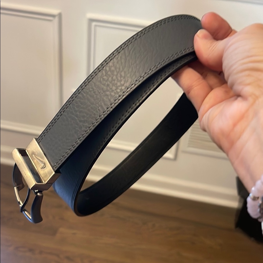 Nike Reversible belt. Black /Gray